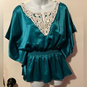 B-wear Byer California women’s Y2K Turquoise butterfly cap sleeve Blouse size XL